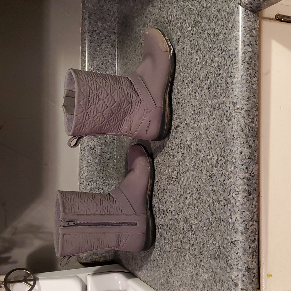 Merrell Women's Gray Quilted Boots